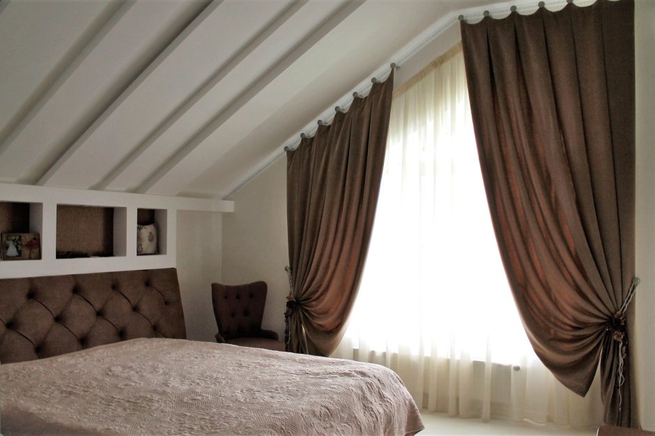 Римские шторы на треугольные окна