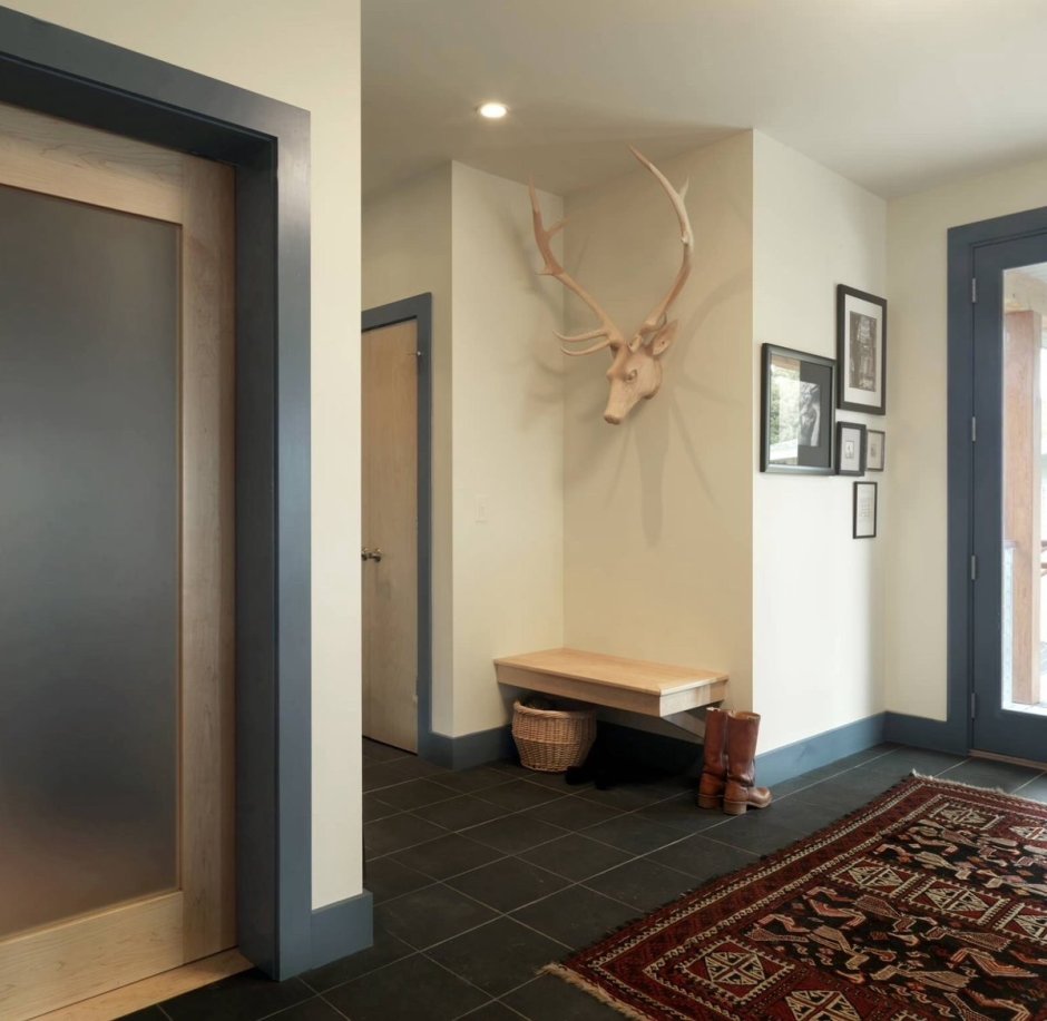 Дверной проем в интерьере