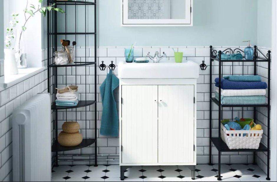 Полки для бытовой химии в ванной