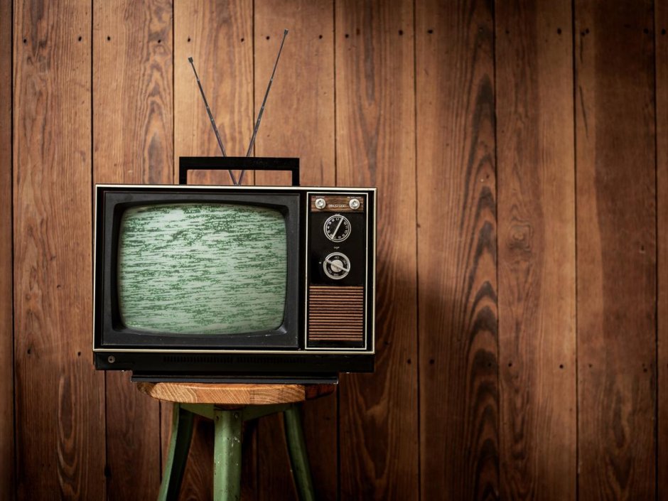 Винтажный телевизор 1989