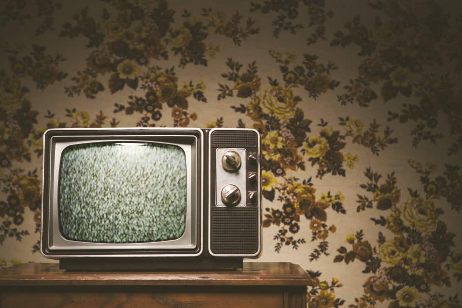 Телевизор современный пузатый