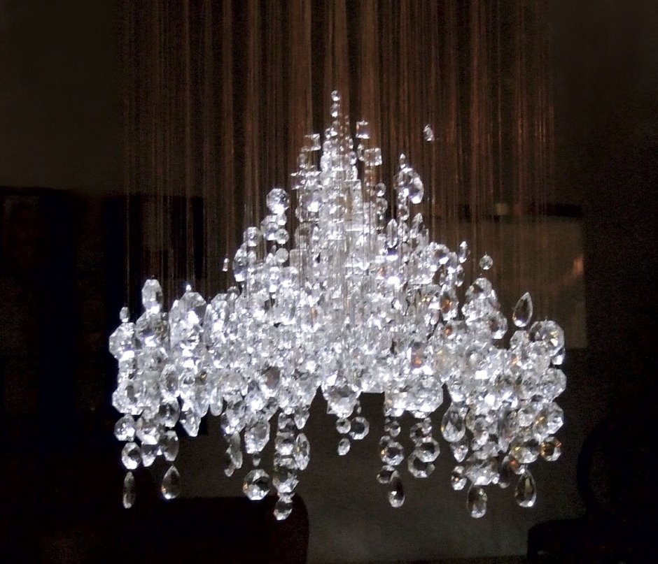Люстра с подвесками из кристаллов