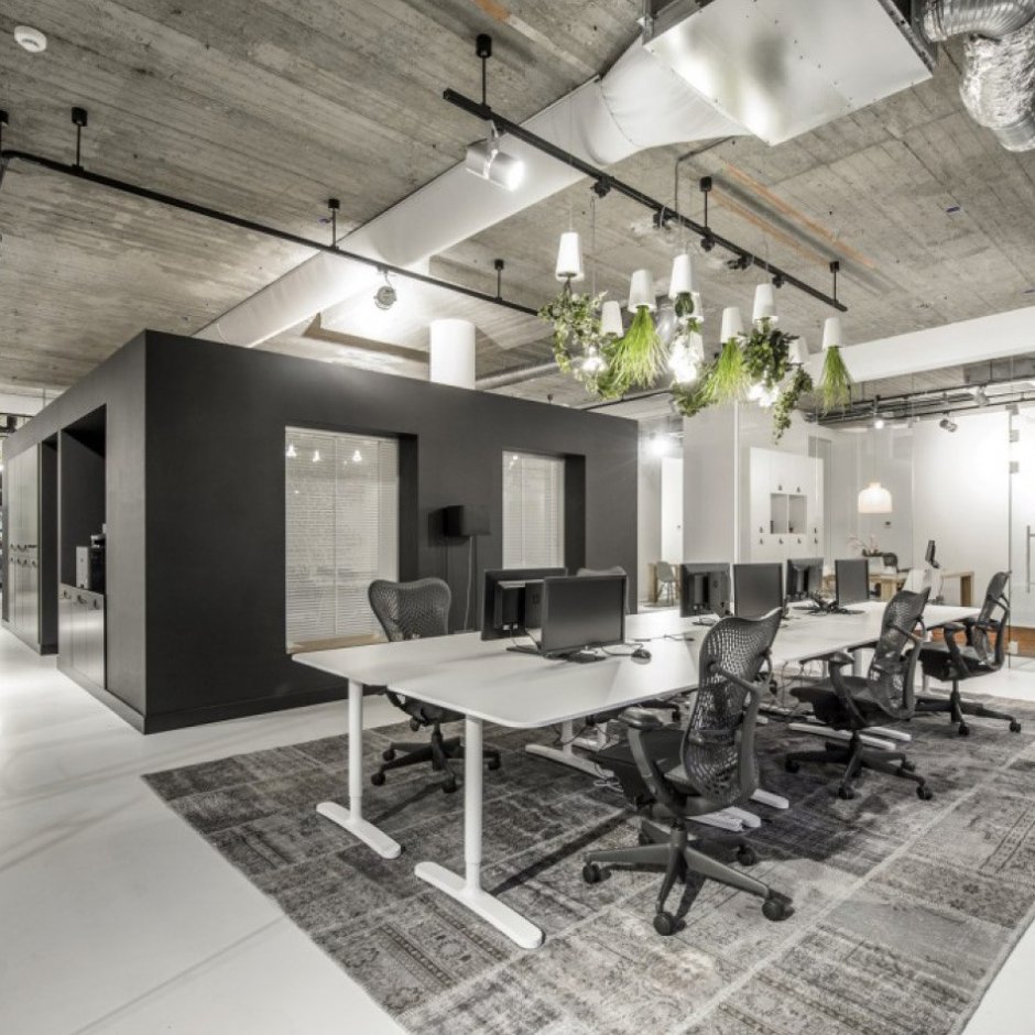 Офис в серых тонах