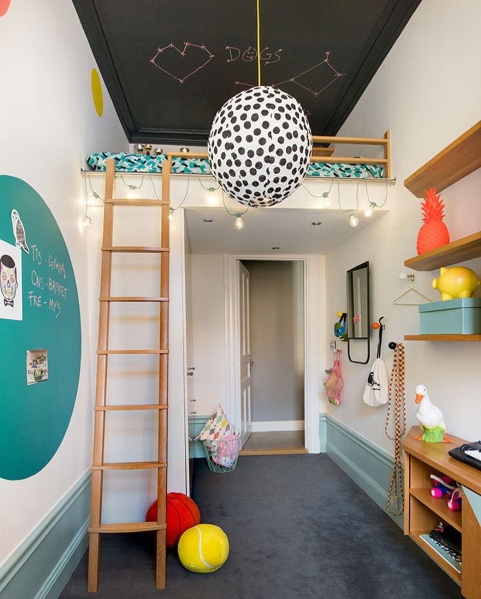 Узкая детская комната