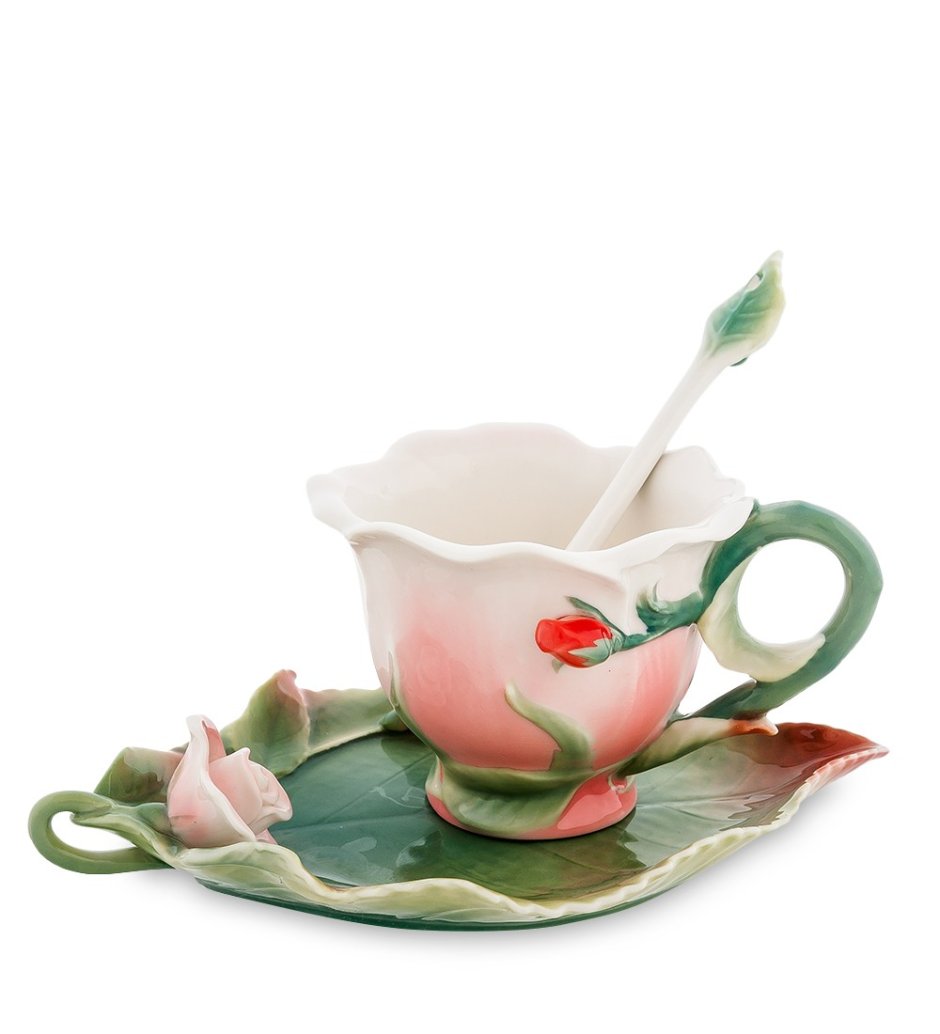 Фарфоровая посуда с лепниной