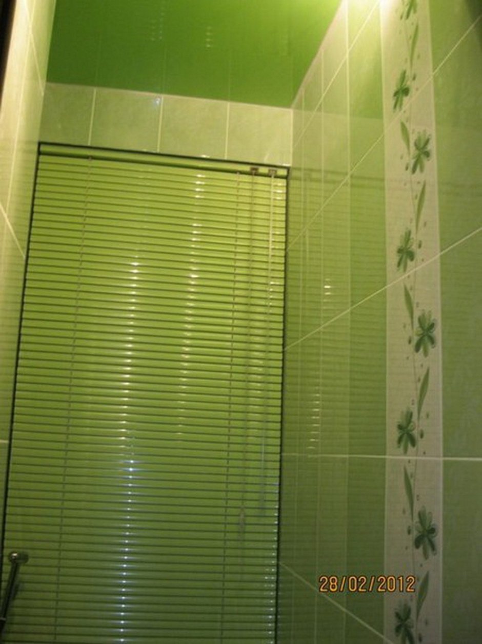 Дверцы жалюзийные в нишу санузла