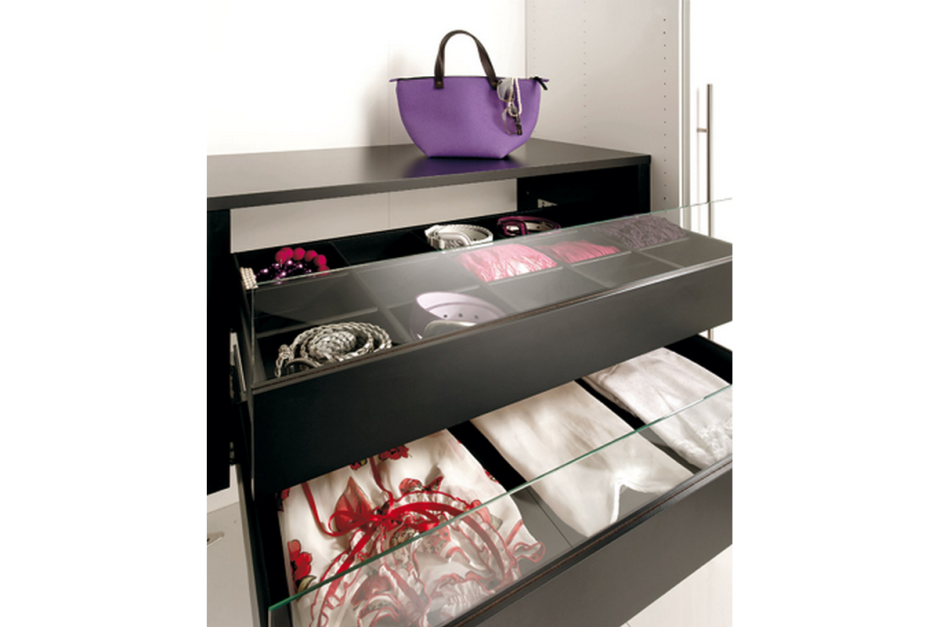 Ящик со стеклянным фасадом