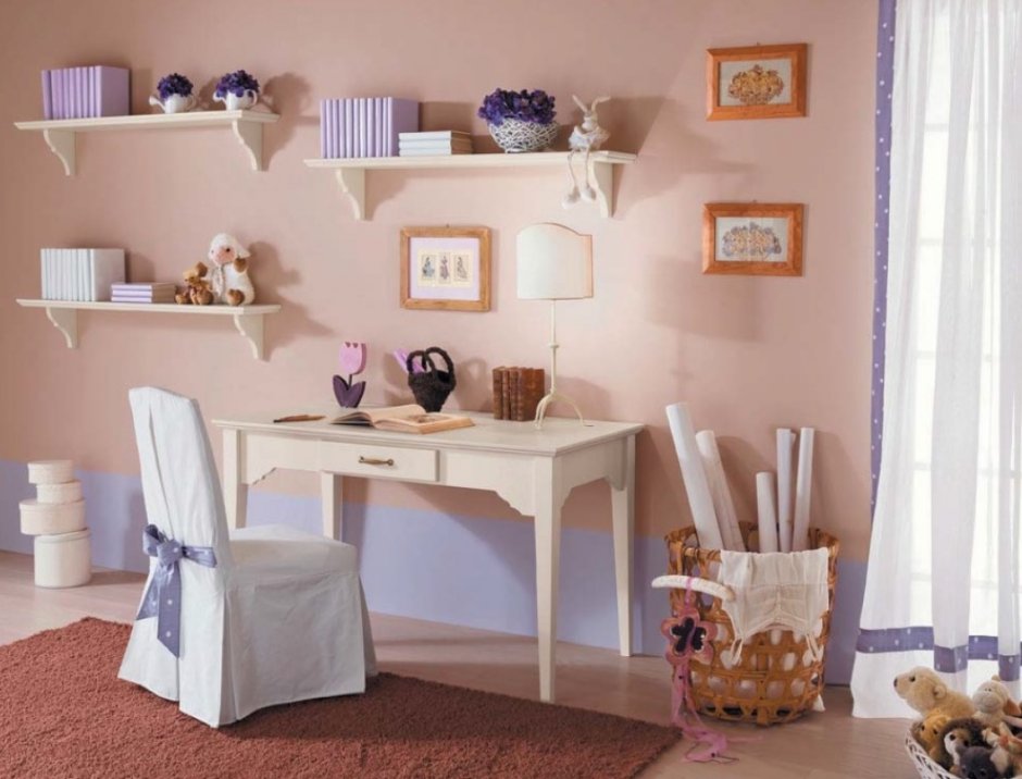 Полка над столом