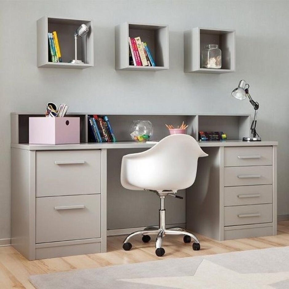 Современный письменный стол для девочки