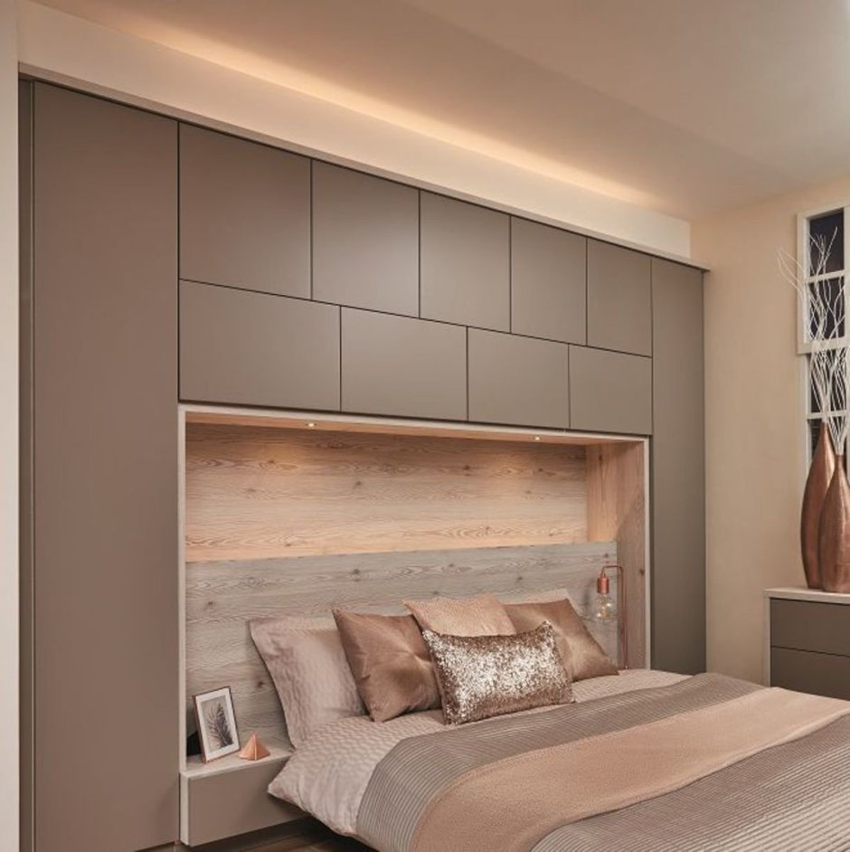 Декор за кроватью в спальне