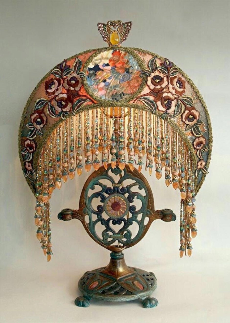 Люстра в русском стиле