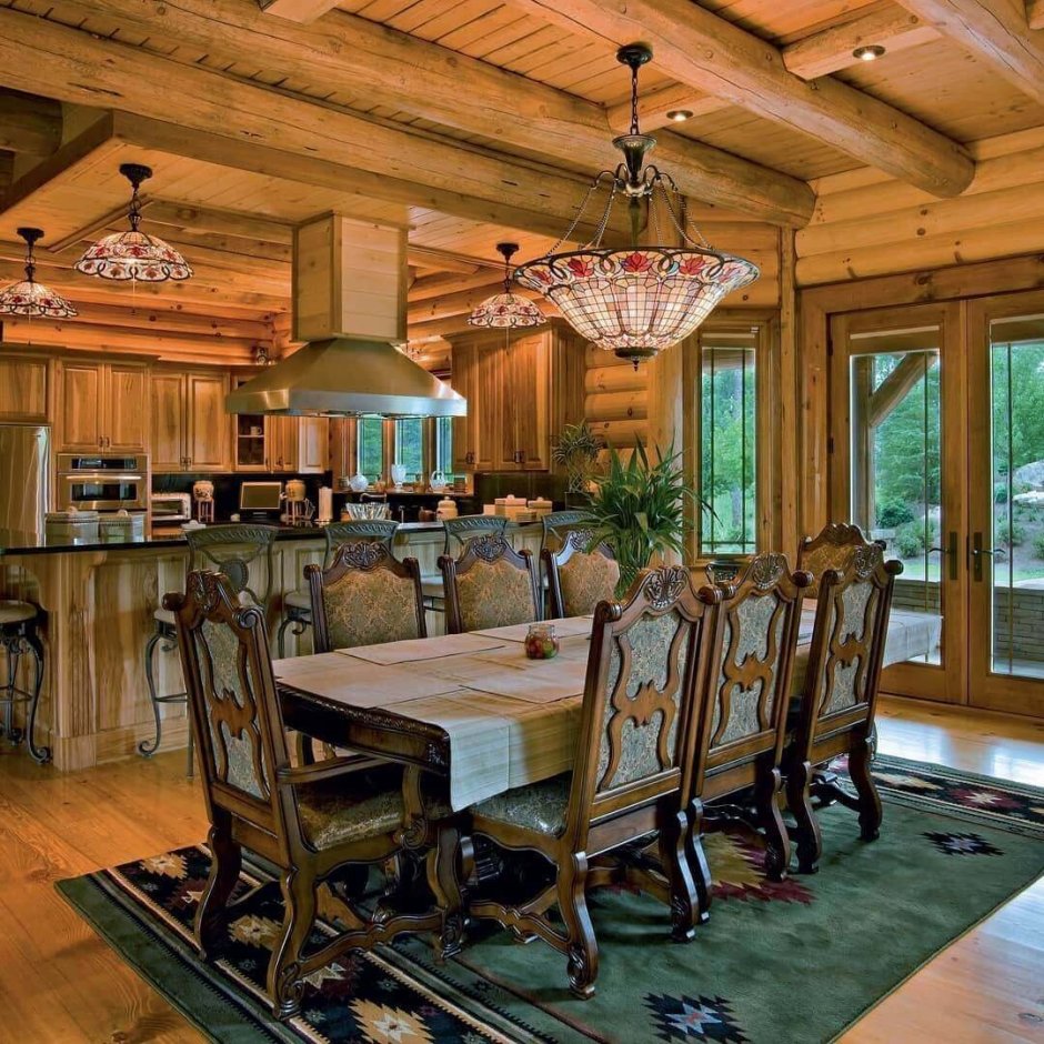 Кухня столовая в деревянном доме