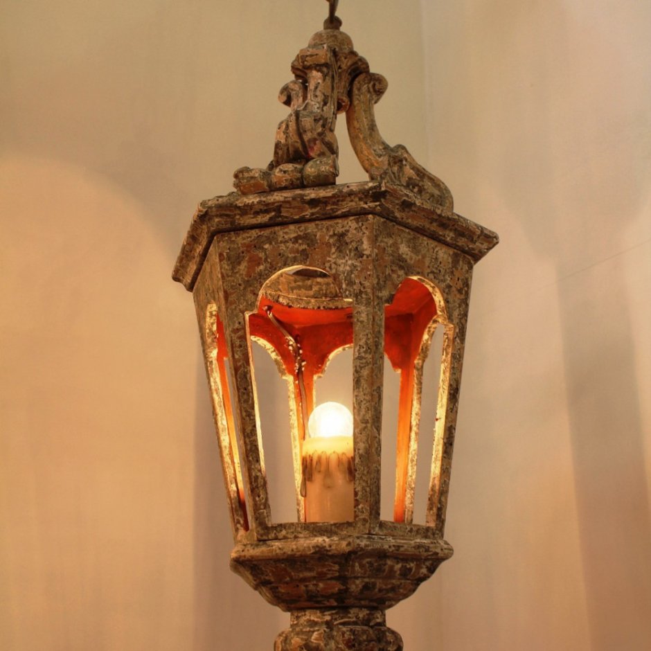 Старинный фонарь