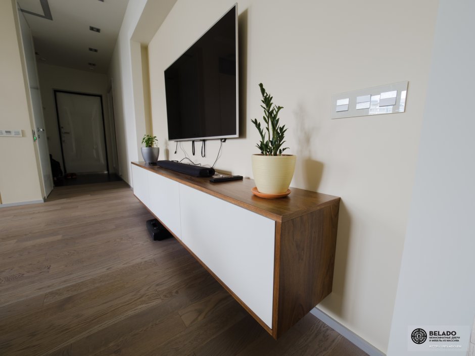 Хайтек тумба под ТВ 1400мм импор