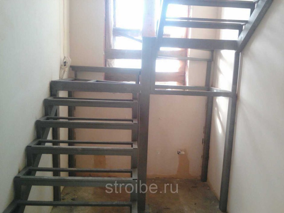 Лестница в гараже на второй этаж