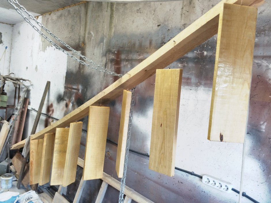 Лестница в гараже на второй этаж