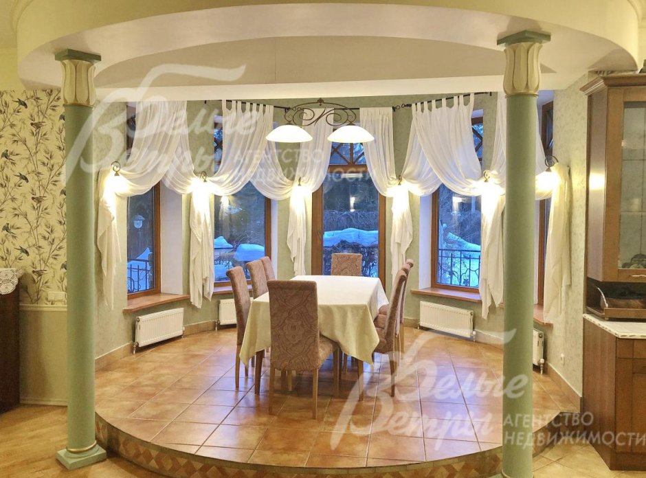 Дом Юлии Высоцкой и Андрея Кончаловского на Николиной горе фото