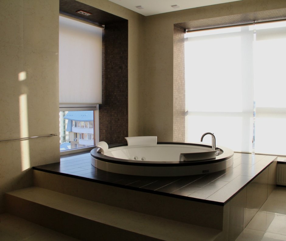 Ванна встраиваемая в подиум