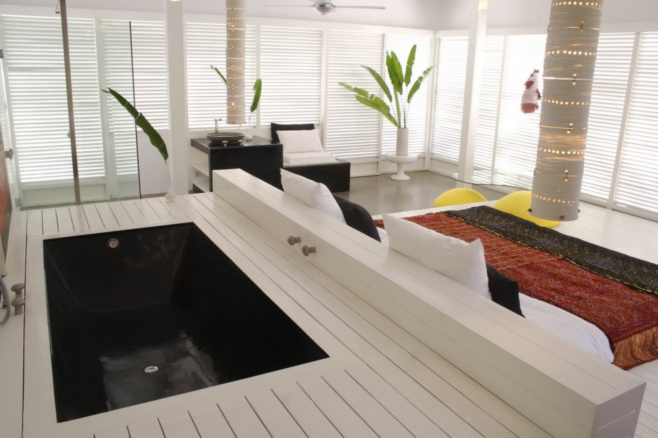 Ванная комната с подиумом