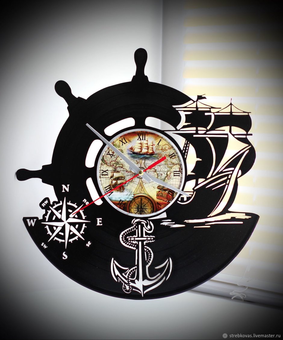 Часы в виде корабля настенные