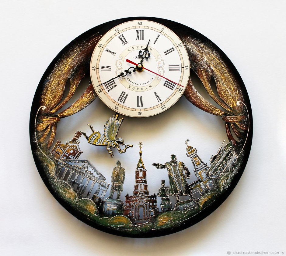 Оригинальные настенные часы из дерева