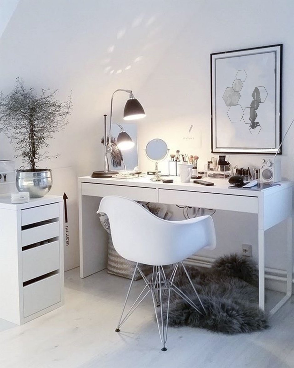 Туалетный столик микке икеа