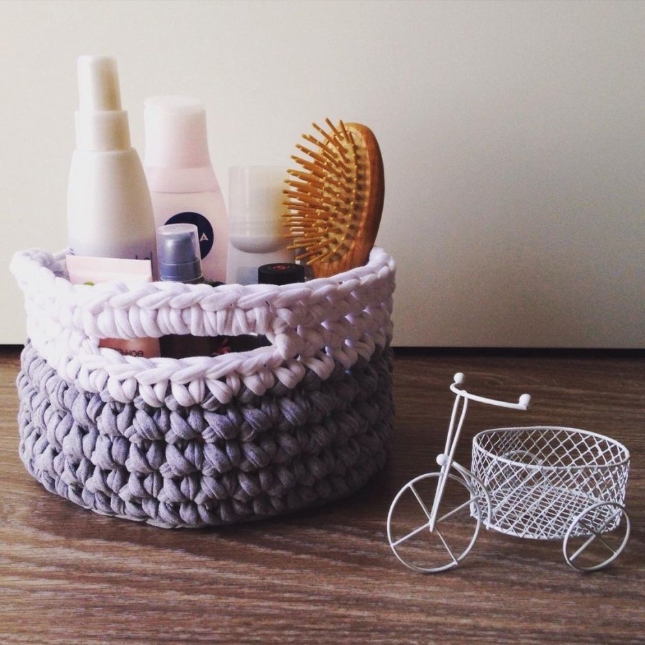 Вязаные корзинки для ниток