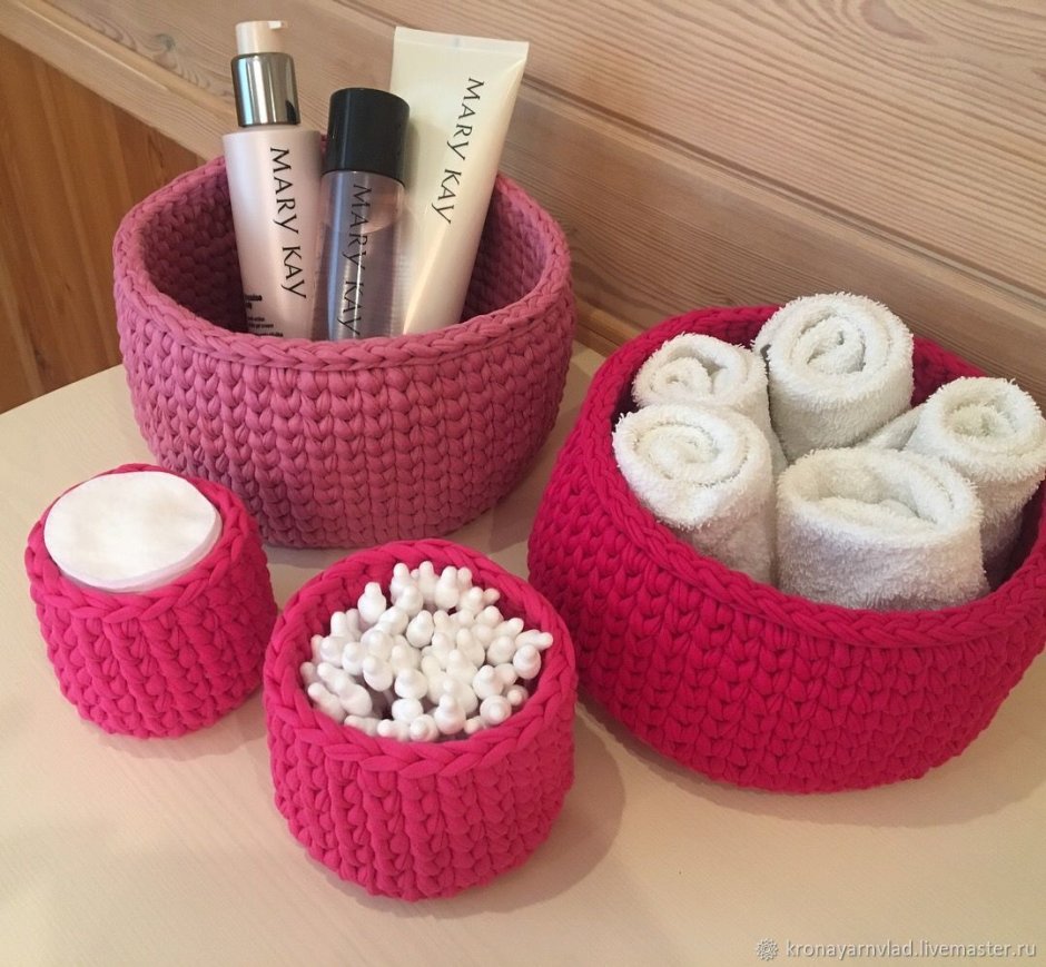 Корзины из трикотажной пряжи в интерьере