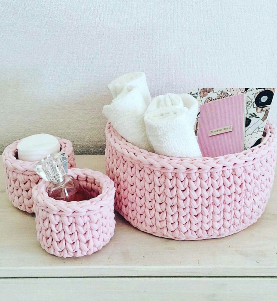 Вязаный органайзер на стену