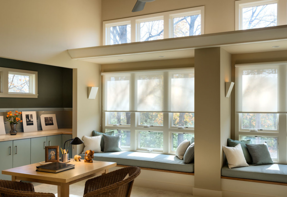 Окно в межкомнатной перегородке