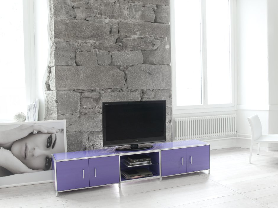 Фиолетовая тумба под телевизор