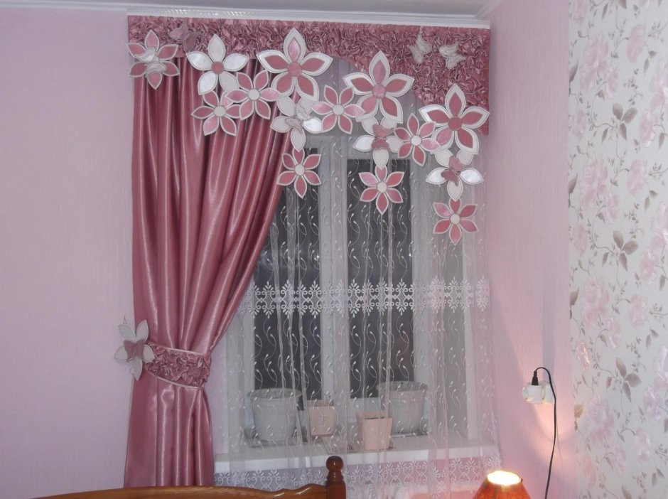 Украшения на гардину в детскую