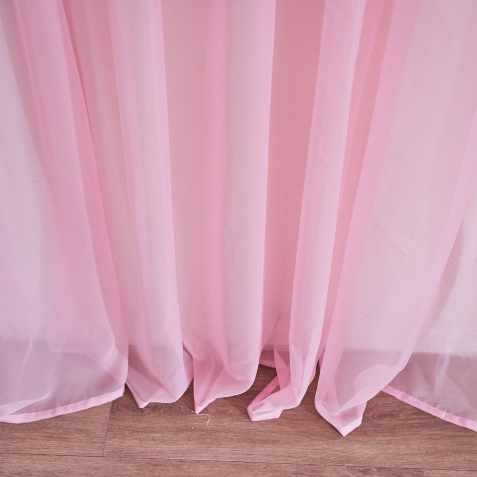 Розовая тюль