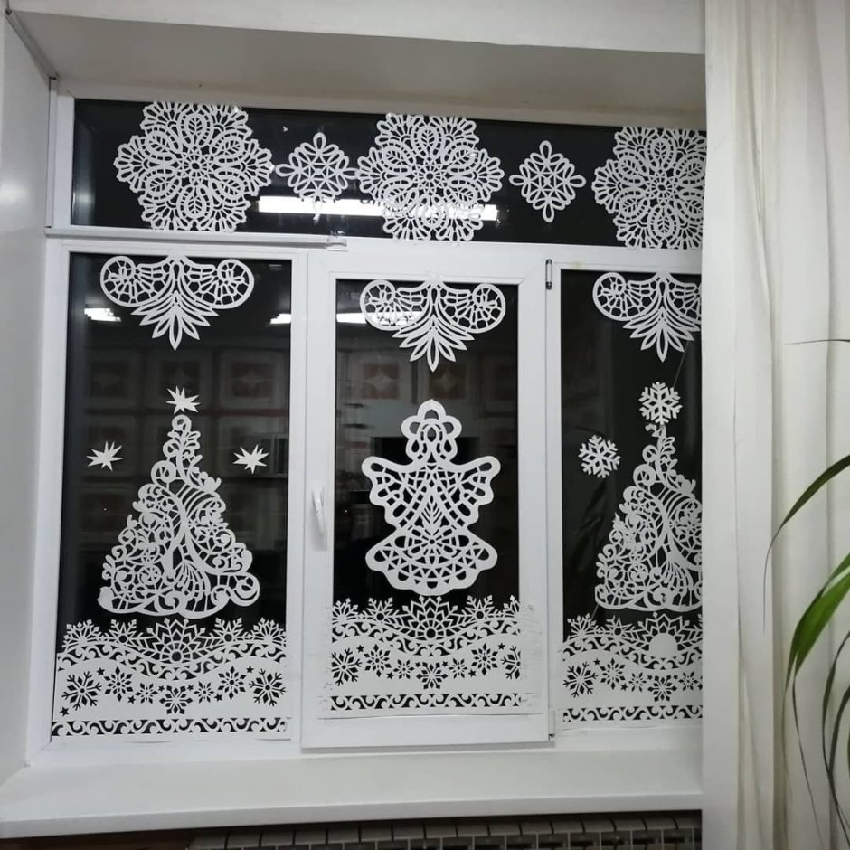 Ажурные украшения на окна