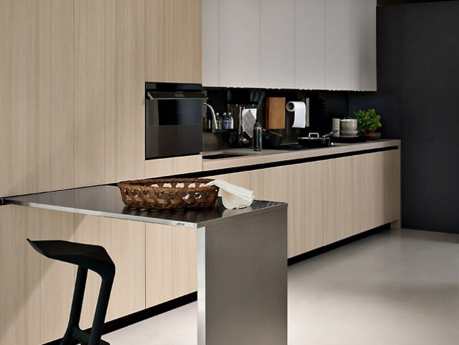 Кухонный гарнитур с выдвижным столом