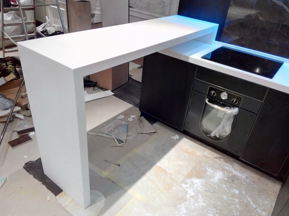 Кухонная столешница с барной стойкой