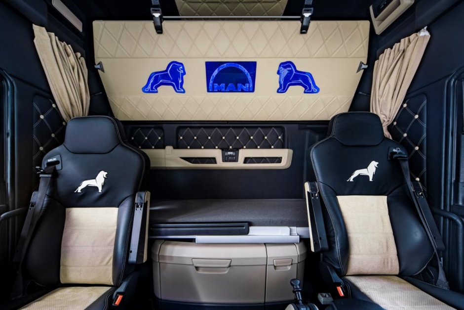 Mercedes-Benz Actros Longline салон