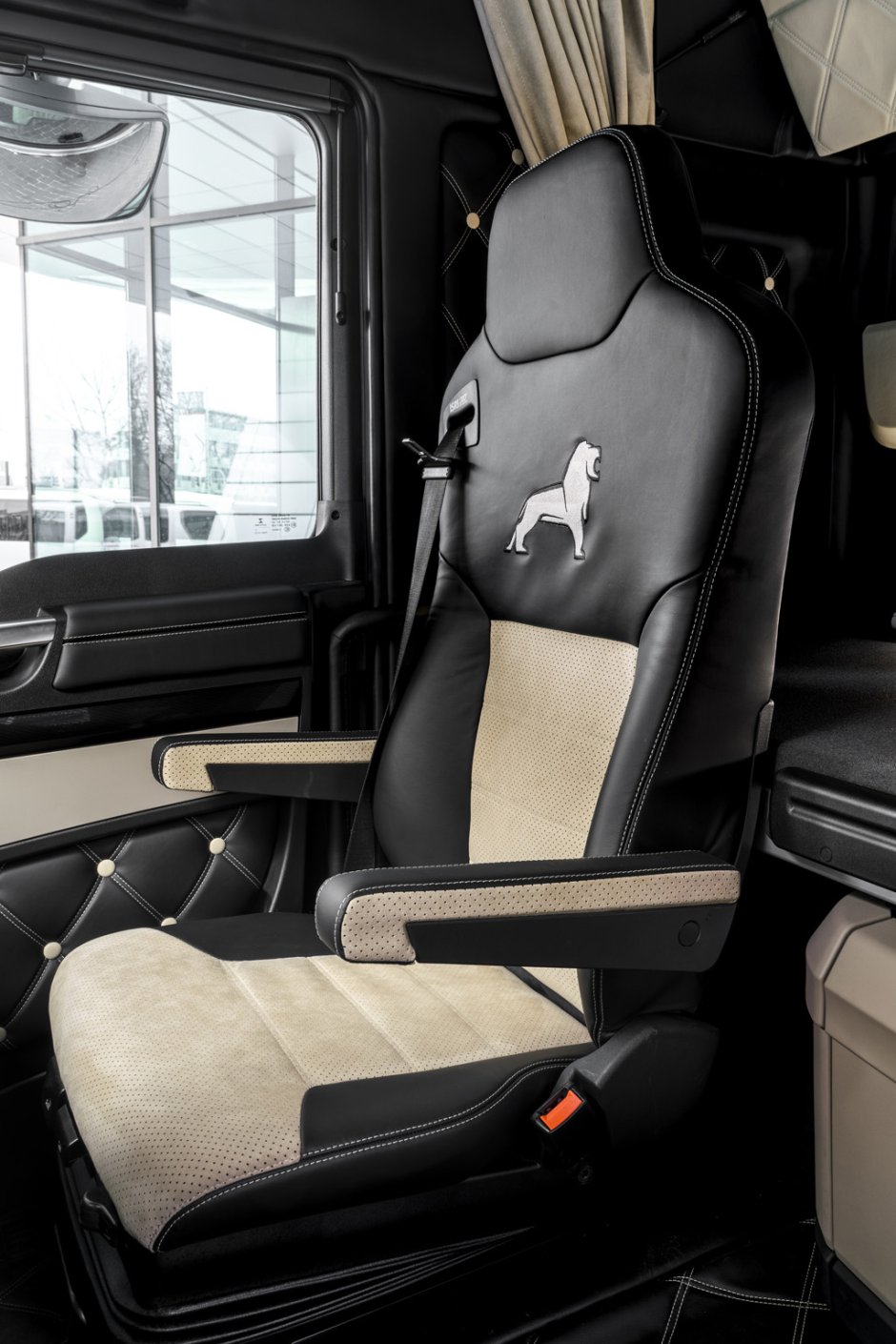 Ман ТГА 2007 обшивка потолка