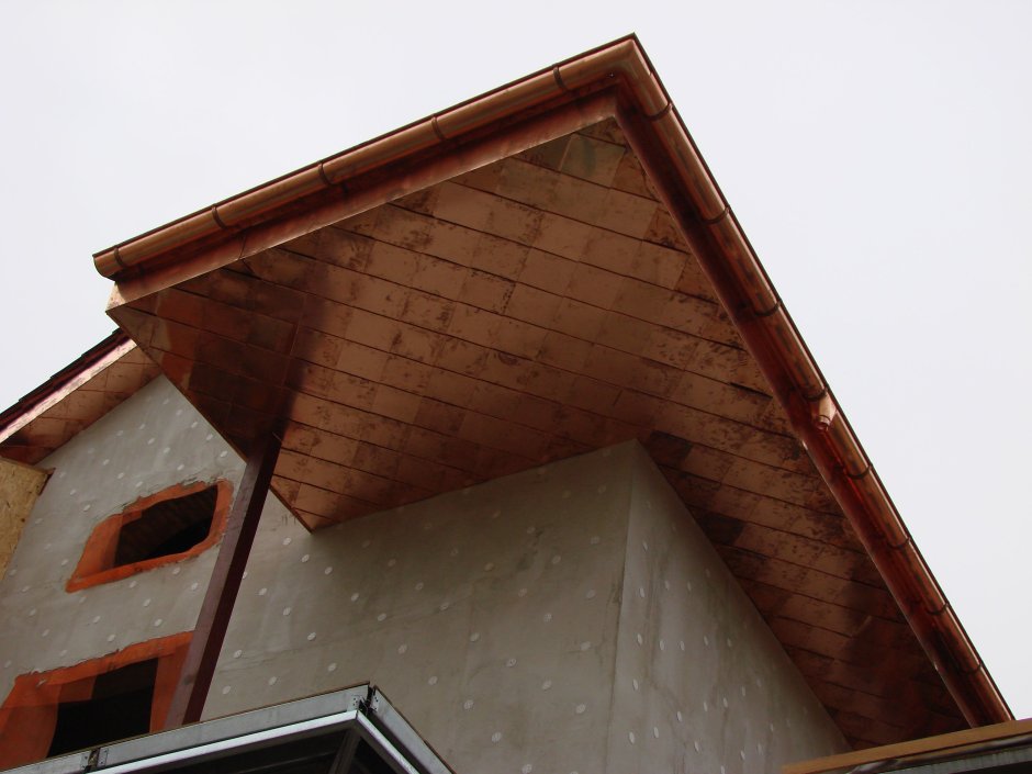 Широкий свес кровли