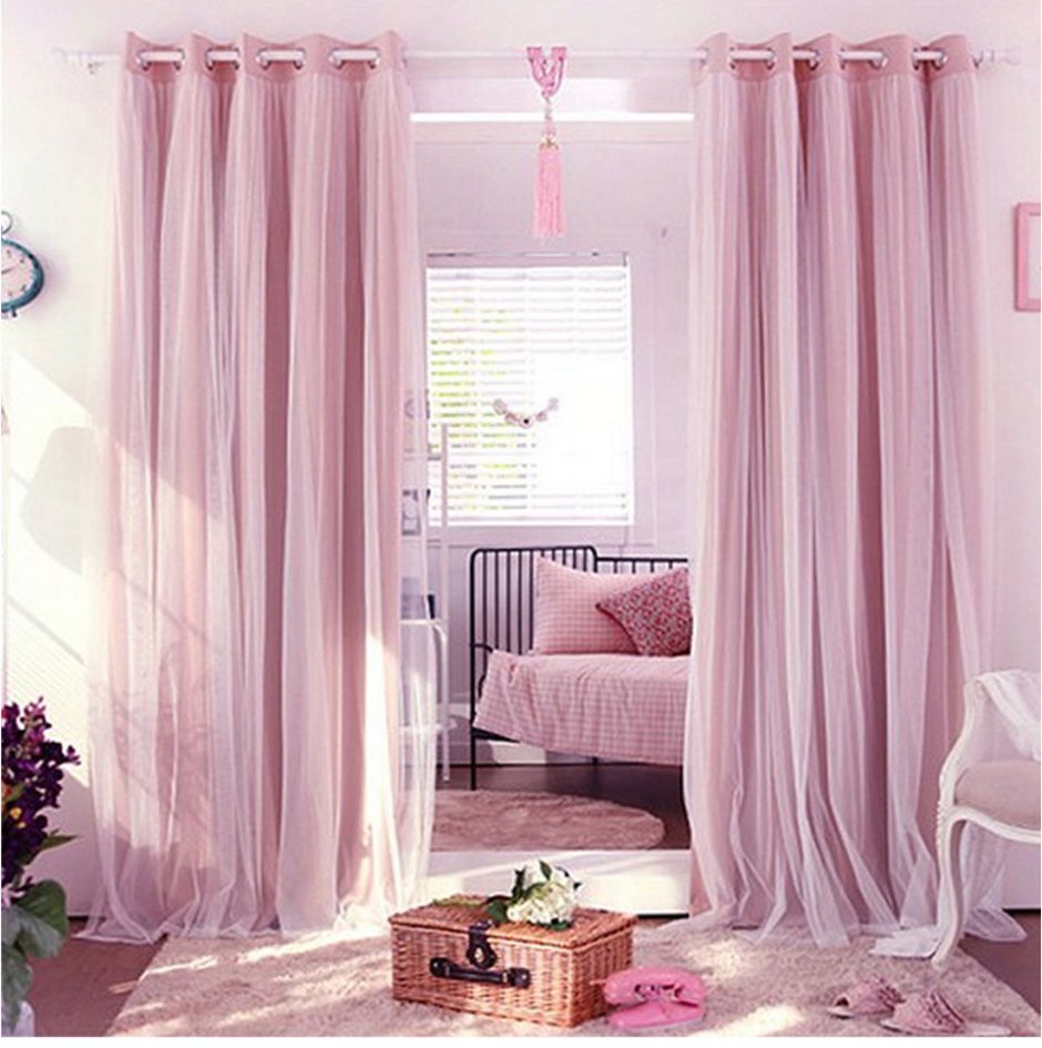 Розовые шторы