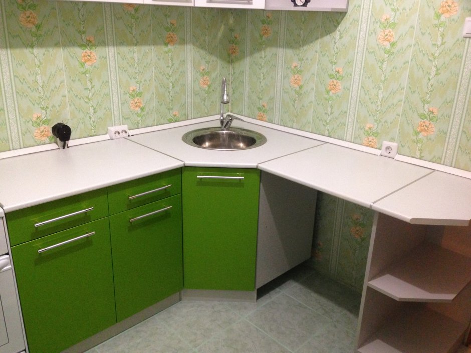 Угловой шкаф на кухню