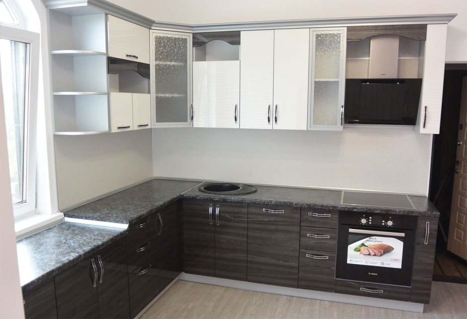 Кухня-гостиная трапециевидной формы