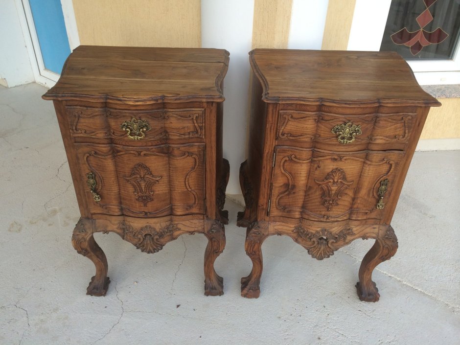 Прикроватные тумбочки под старину