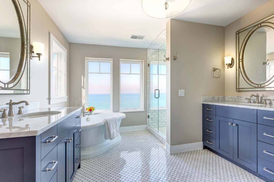 Серо голубая ванная