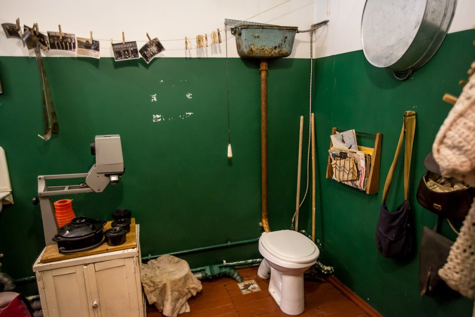 Сливной бачок коммуналка СССР