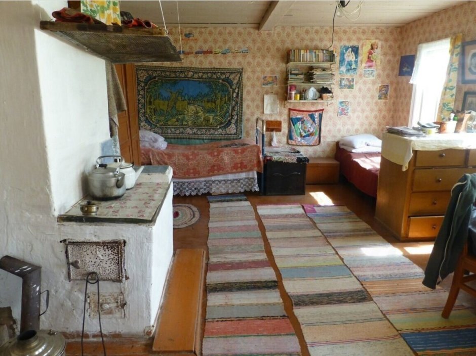 Дом в деревне внутри