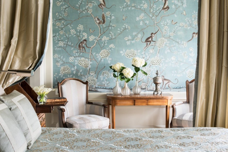 Интерьер в стиле Шинуазри пионы