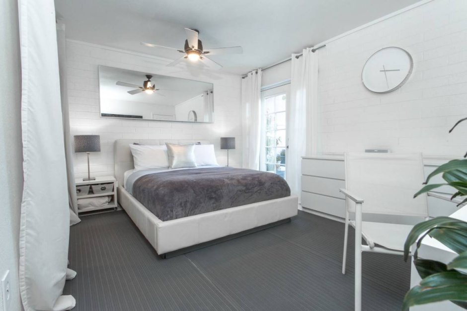 Мебель для рабочего кабинета белая