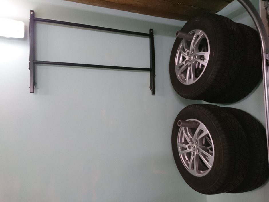 Шкаф на колесах