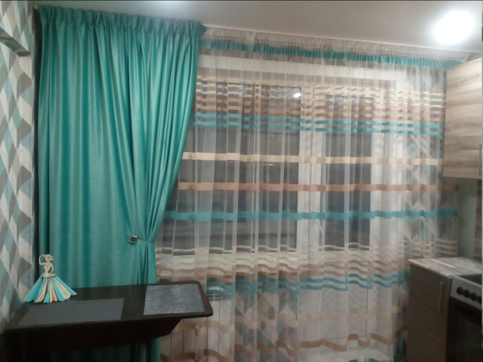 Тюль с бирюзовыми полосками